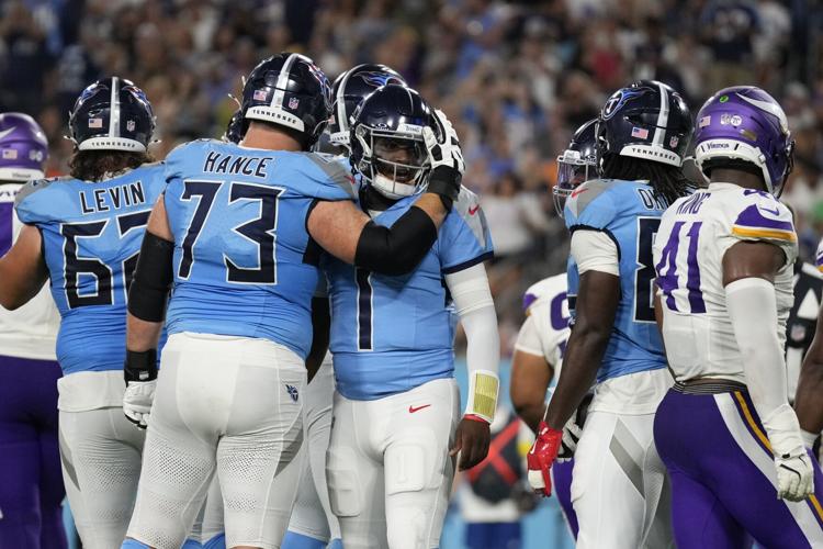 Vikings Titans Football