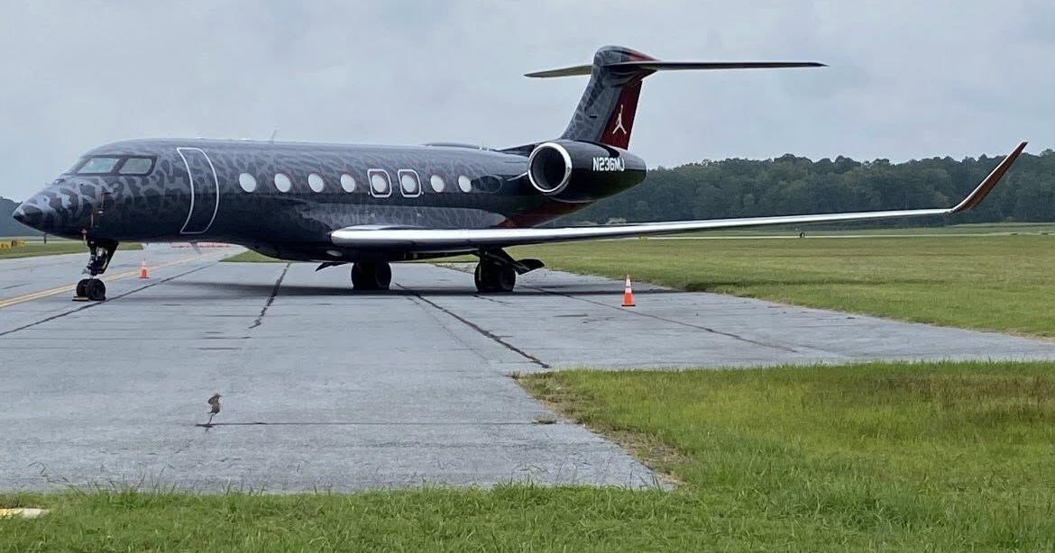 Michael Jordan's plane lands at Salisbury Airport