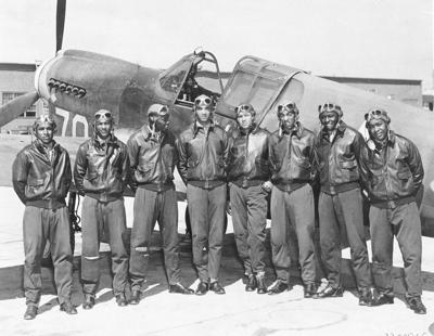 Tuskegee_Airmen_-_Circa_May_1942_to_Aug_1943.jpg