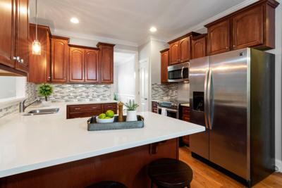 Major's Granite And Quartz Elevates Quartz Countertop Installation