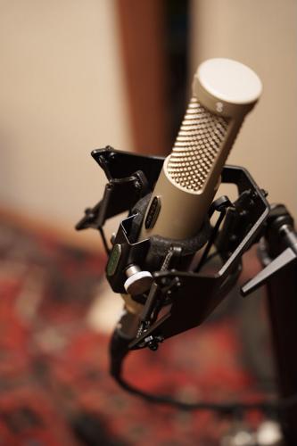 Royer Labs announces limited-time R-12 acoustic guitar microphone bundle