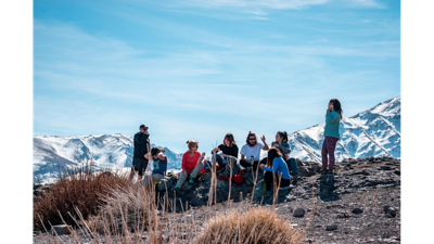 Hiking Essentials Checklist: Gear, Clothing & Hydration for Day Hikers