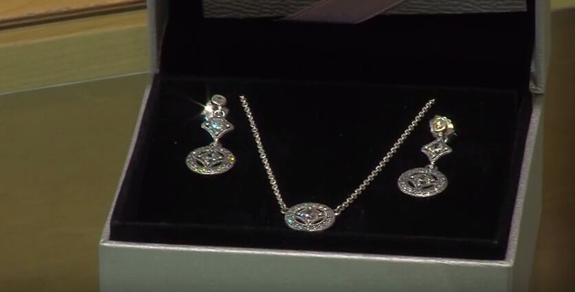 paid-content-by-park-place-jewelers-popular-holiday-gift-ideas-pandora-watches-rings-youtube