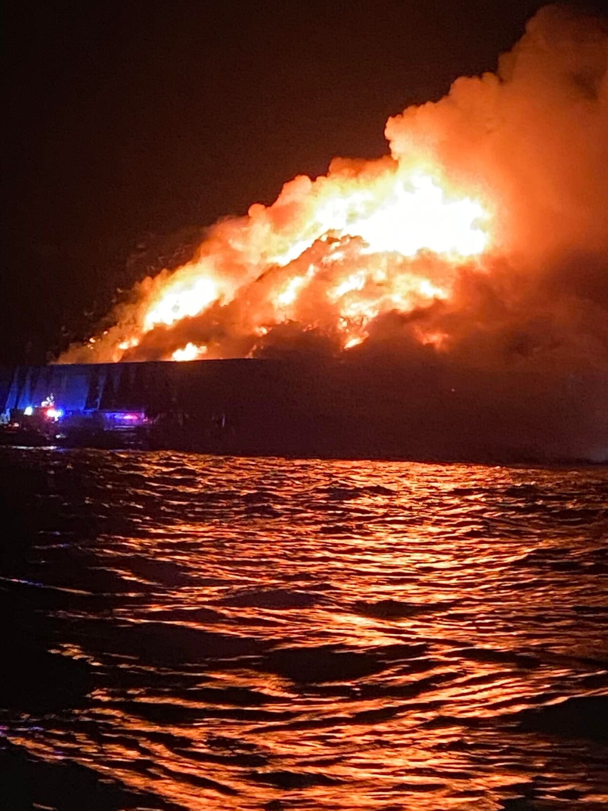 Barge fire 1