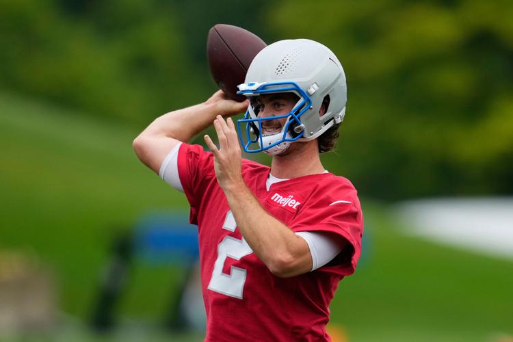 Lions Camp Football