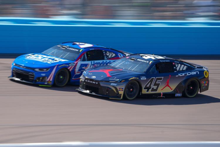 NASCAR Phoenix Auto Racing