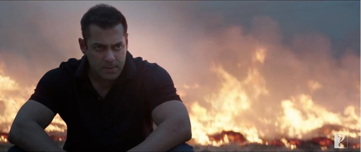 Sultan Fire Behind Him