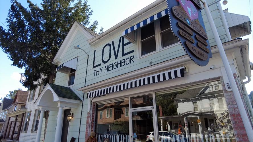 Discussions On A Mural In Cambridge