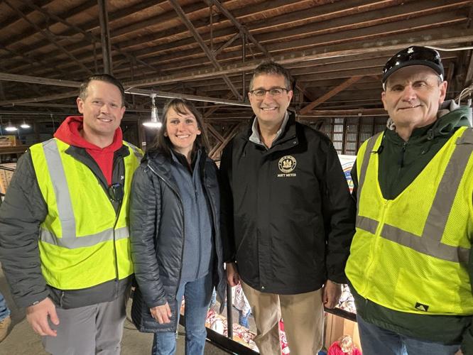 Gov. Meyer at Easter for Thousands