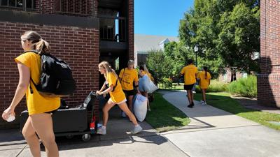 students moving in
