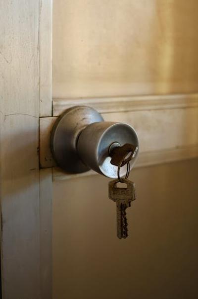How Professional Locksmiths Improve Home Security