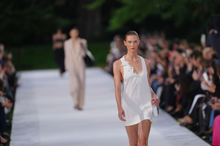 Paris Fashion Stella McCartney Womens S/S 27