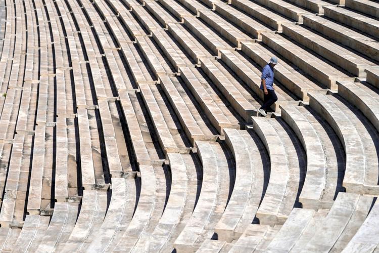 Greece Olympics Stadium Cleaning