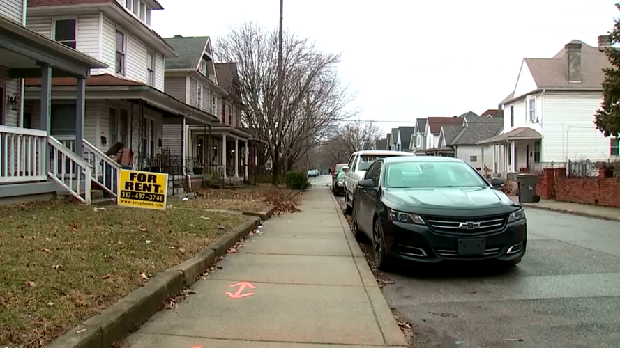 DVL1871B.00_04_18_12.Still003