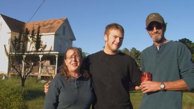 6TW1012T.00_01_46_29.Still002