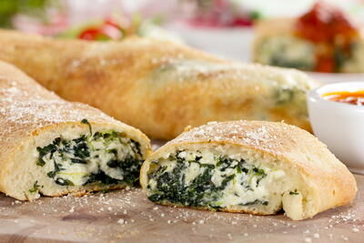 SPINACH AND CHEESE STROMBOLI
