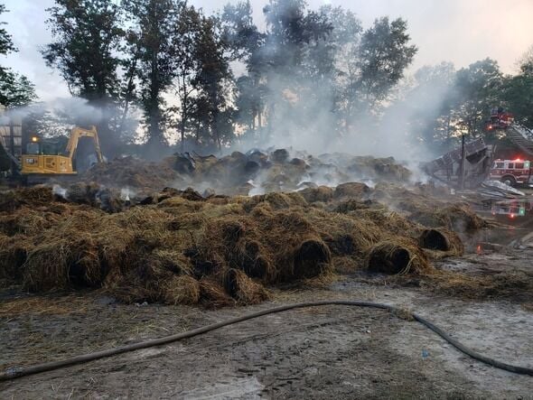 POLE BARN FIRE 0627.jpg