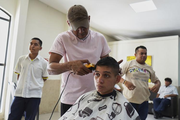 El Salvador Schools Haircuts