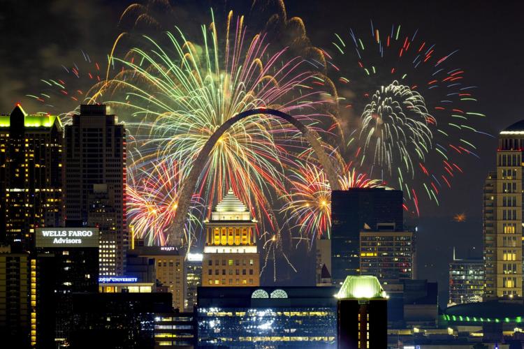 APTOPIX Missouri Fireworks