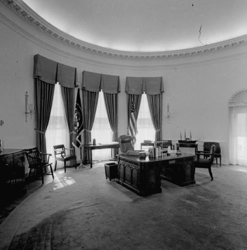 American Objects The Resolute Desk