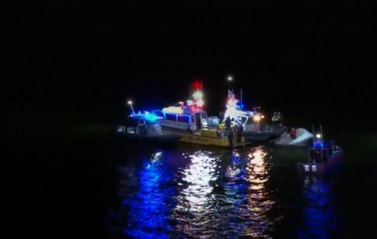 Updated: 4 Rescued After Boat Overturns Near Chesapeake Bay Bridge