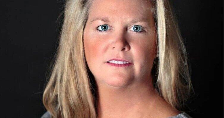 СРОЧНО: Руководителю государственных школ округа Вустер предъявлено обвинение в растрате и краже более 100 тысяч долларов