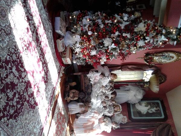 Denise Ewing tree and dolls