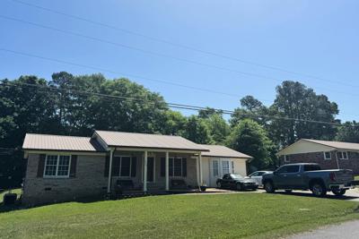 EU-France-US-Immigration-Elderly-Woman