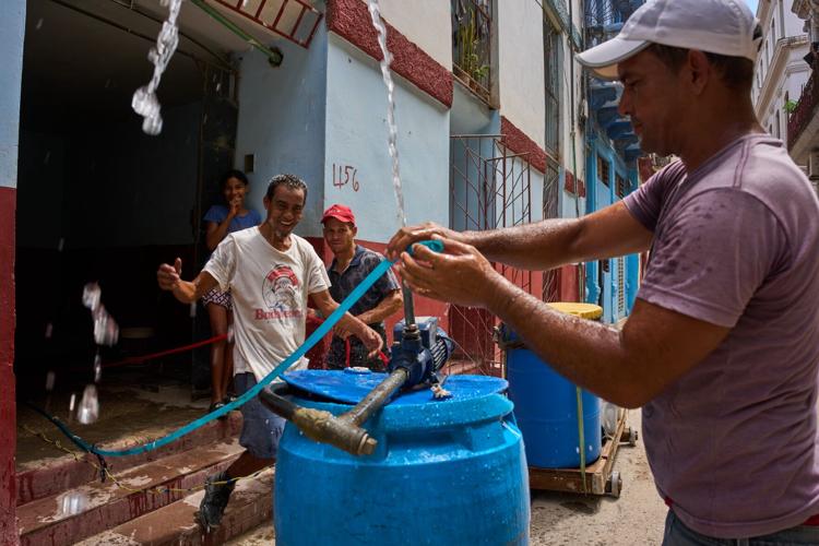 APTOPIX Cuba Water