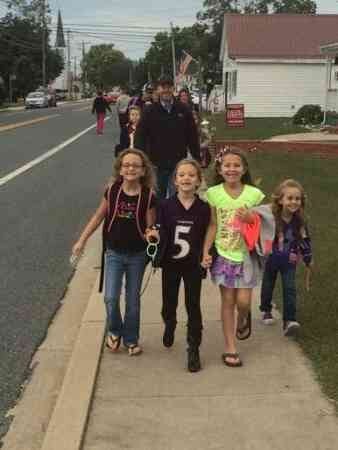 Warwick Elementary Receives Award, Hosts Walking Event