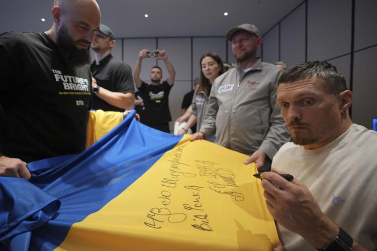 Britain Boxing Usyk Ukrainian Veterans