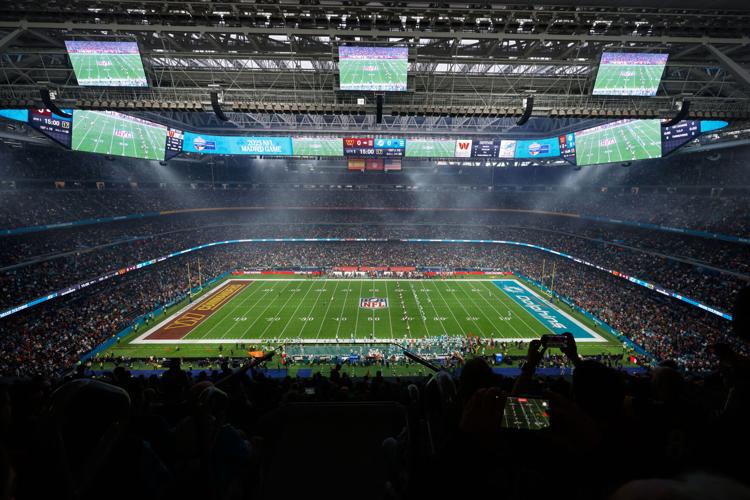 Commanders Dolphins Football