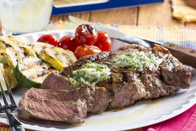 Dining-Car-Steak_ArticleImage-CategoryPage_ID-2691748