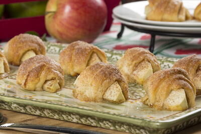 Apple-Cinnamon-Rolls_ArticleImage-CategoryPage_ID-1626234