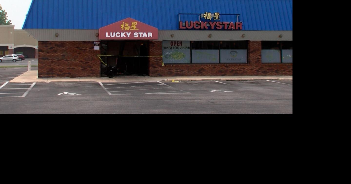 Vehicle crashes into Fruitland restaurant, causing damage to building