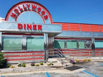 Hollywood Diner in Dover Closes