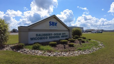 Salisbury Airport sign