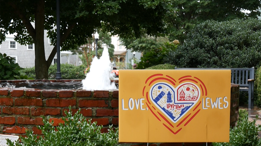 DVL1864H.00_01_43_17.Still001