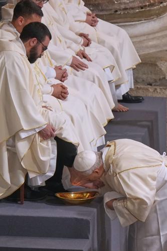 APTOPIX Italy Pope Holy Thursday