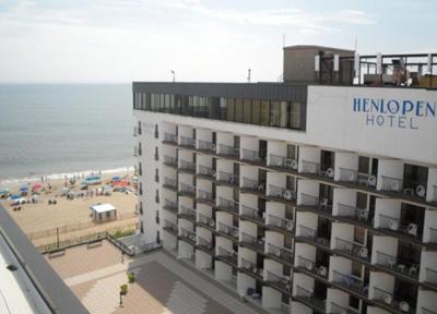 Hotel Façade Falls onto Rehoboth Boardwalk, no Injuries