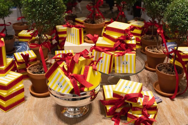 Santa Arrives on Lexington Avenue as J.McLaughlin Hosts a Holiday Fête with Selby Drummond, Will Kahn & Walker Ward in Support of Monday Night Hospitality