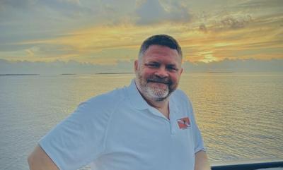 Darrell Seale Marks More Than Two Decades in Scuba Instruction
