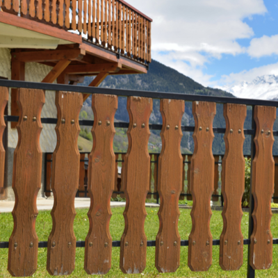 Wichita Fence Contractor Explains How To Choose Between Wood & Steel Fence Posts