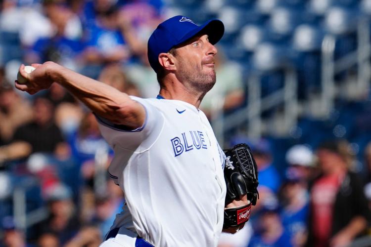 Reds Blue Jays Basseball