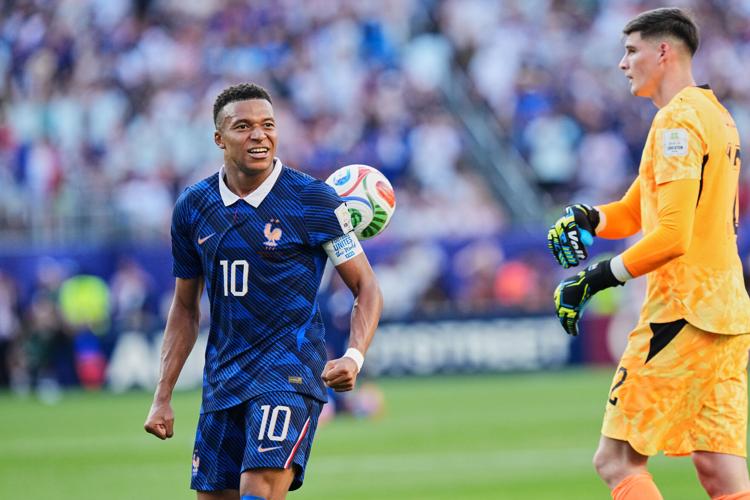 Paraguay France WCup Soccer