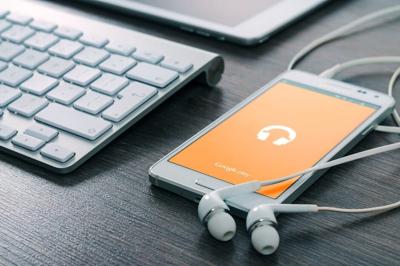 Best Amazon Tech Under $100: Product Finds Worth Buying For Everyday Use
