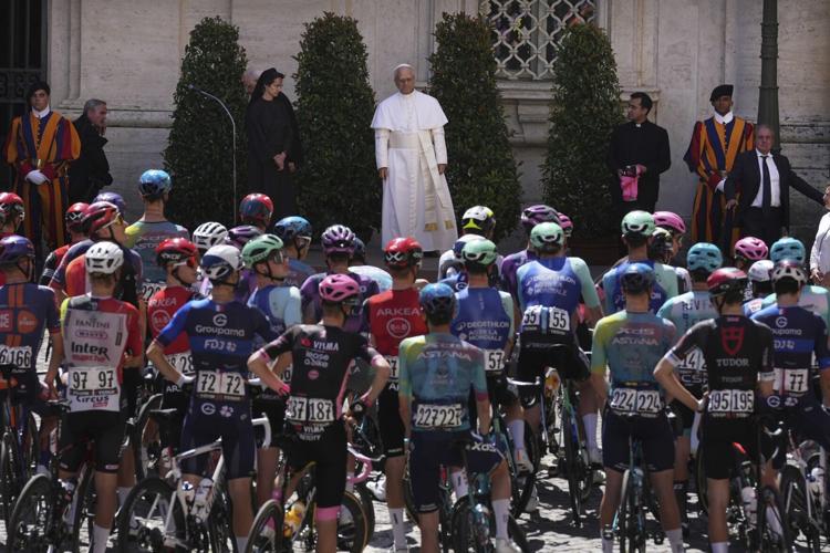 Vatican Pope Giro d'Italia Cycling