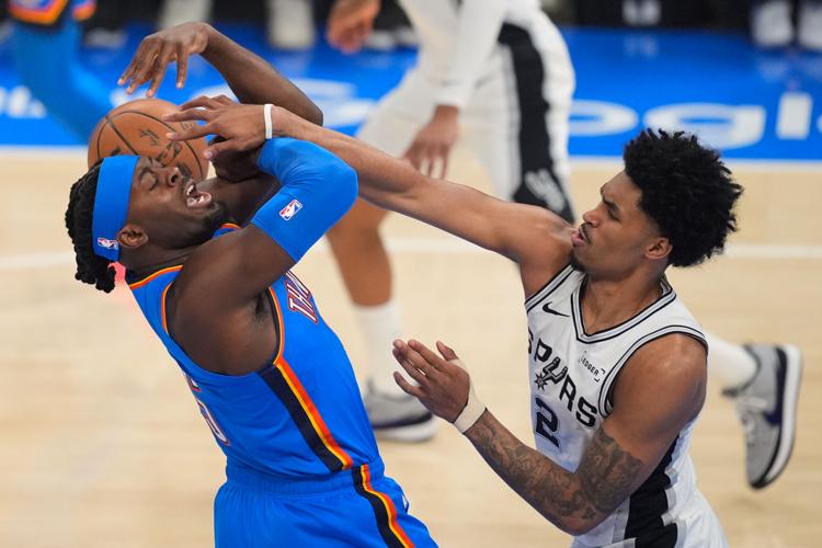 APTOPIX Spurs Thunder Basketball
