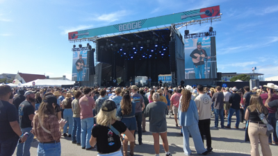 Luke Borchelt performing at Country Calling