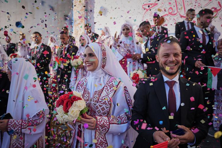 APTOPIX Gaza Mass Wedding